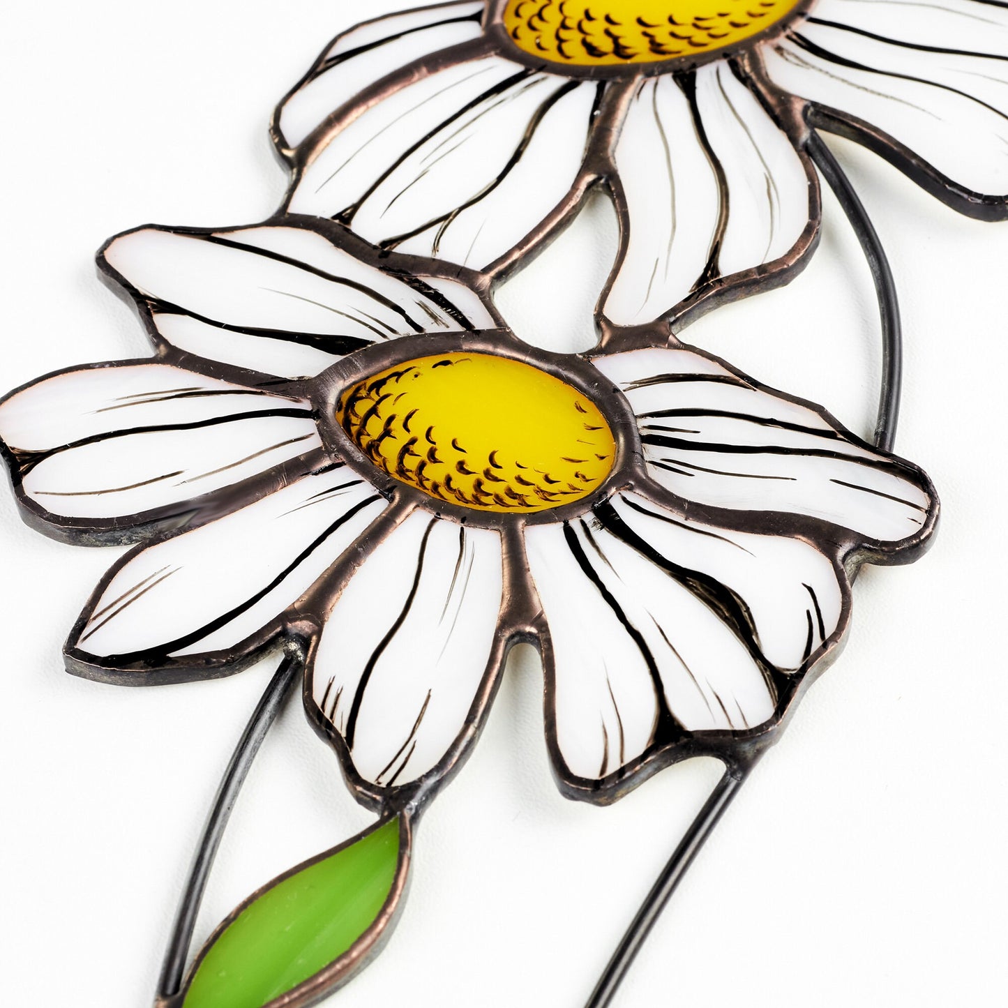 Сhamomile stained glass stake decor