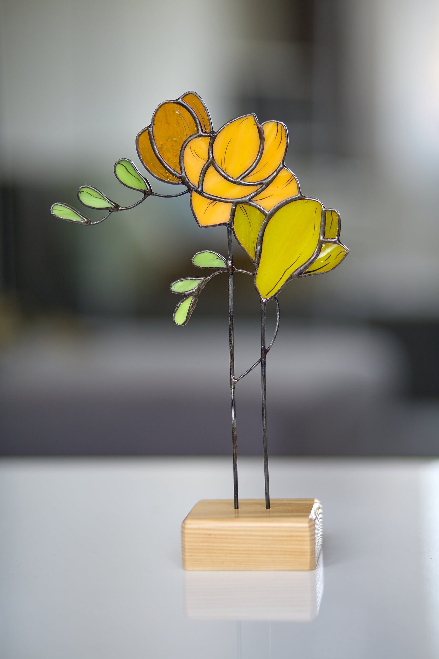 Stained Glass Freesia Flower Stand