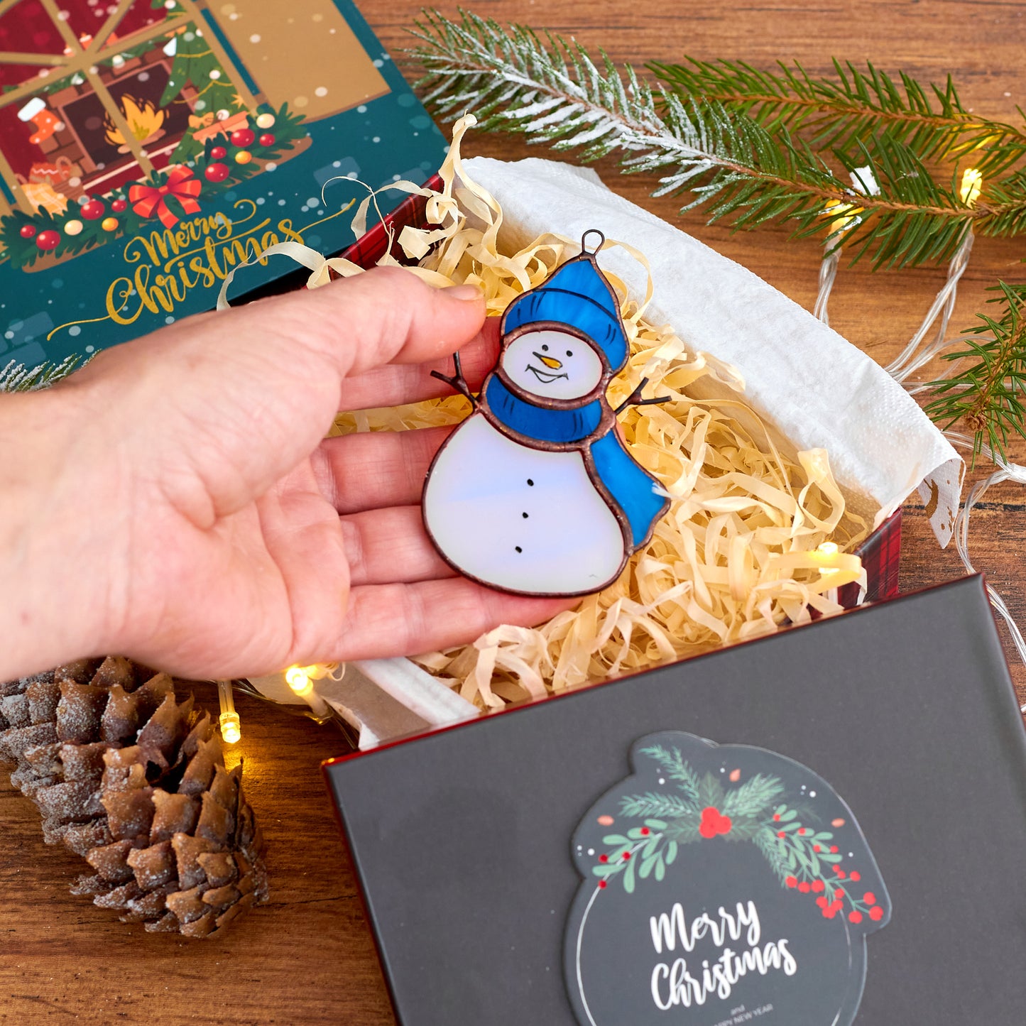 Ready to Give Christmas Present: Snowman Stained Glass Ornament in Gift Box