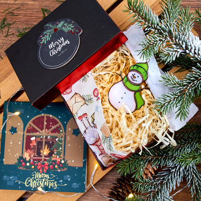 Ready to Give Christmas Present: Snowman Stained Glass Ornament in Gift Box